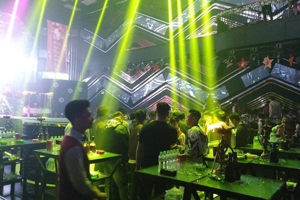 Dịch vụ karaoke, massage vẫn chưa được hoạt động