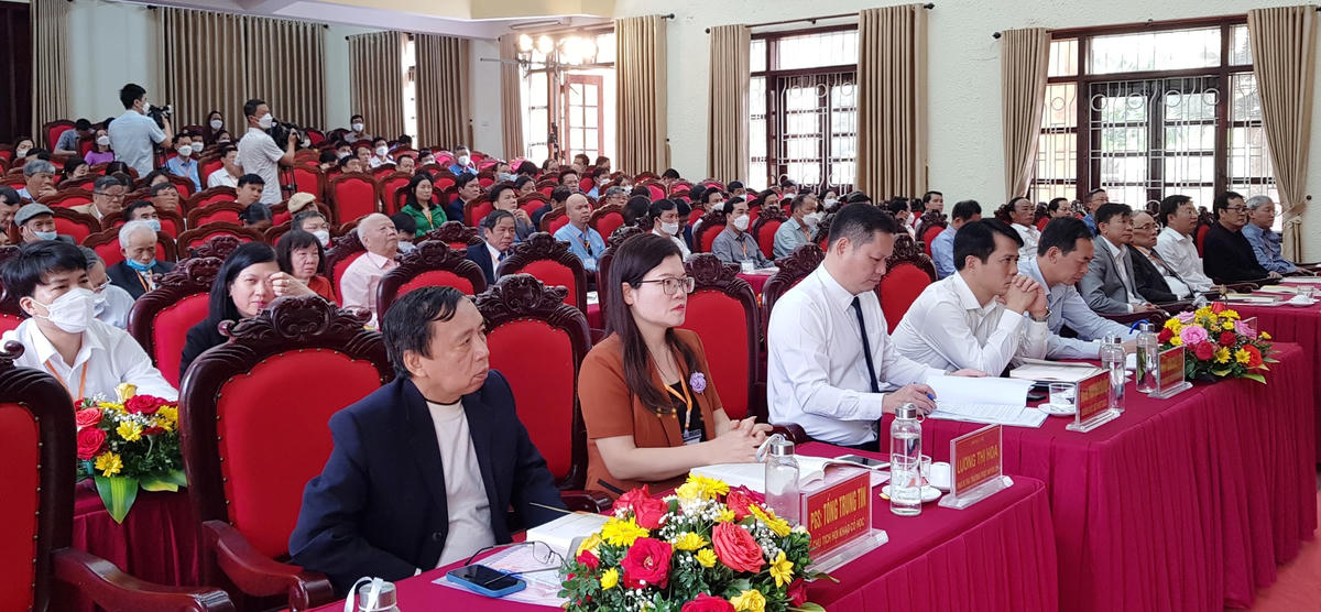Các đại biểu tham dự buổi hội thảo.