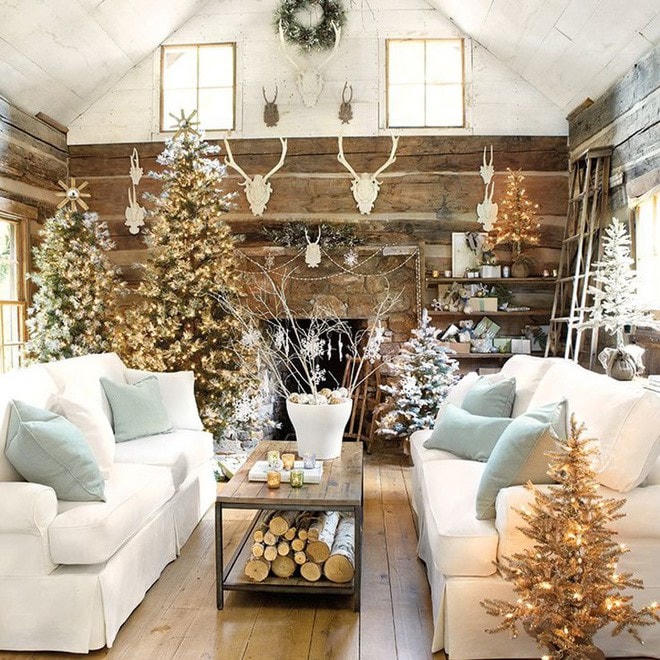 [ẢNH] Trang trí cây thông Noel lộng lẫy trong đêm Giáng sinh