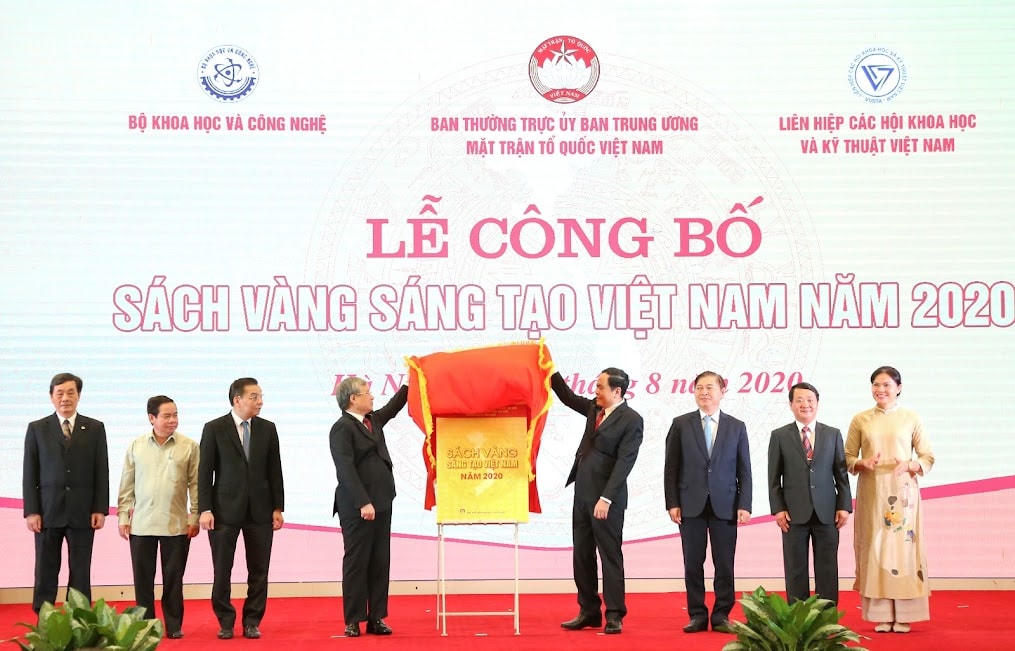 Công bố sách vàng sáng tạo Việt Nam năm 2020. Ảnh: Phạm Quang Vinh.