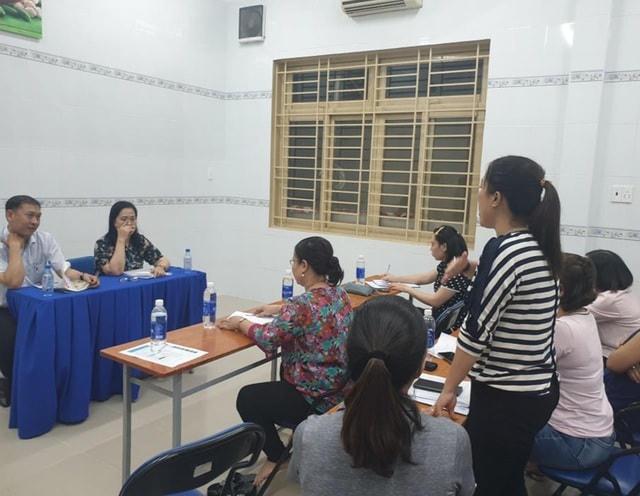 Phụ huynh Trường tiểu học Trần Văn Ơn trong buổi đối thoại với nhà trường.
