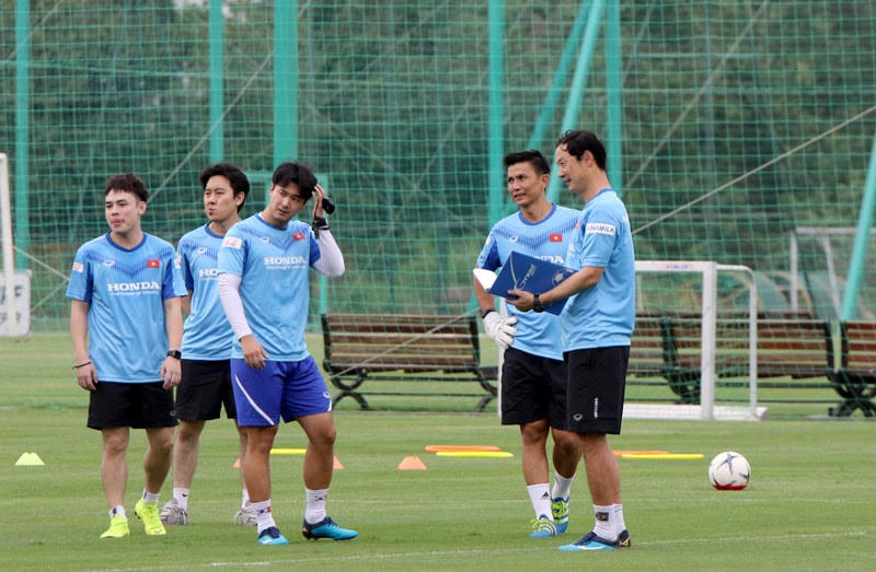Trợ lý Kim Han Yoon tiếp tục đảm nhiệm triển khai giáo án tập luyện tại ĐT U22 Việt Nam.