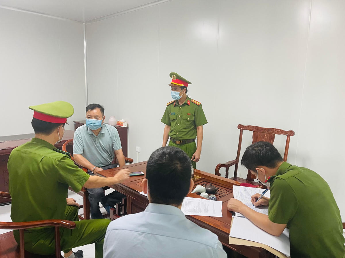 Công an lấy lời khan bị can mang quốc tịch Trung Quốc.