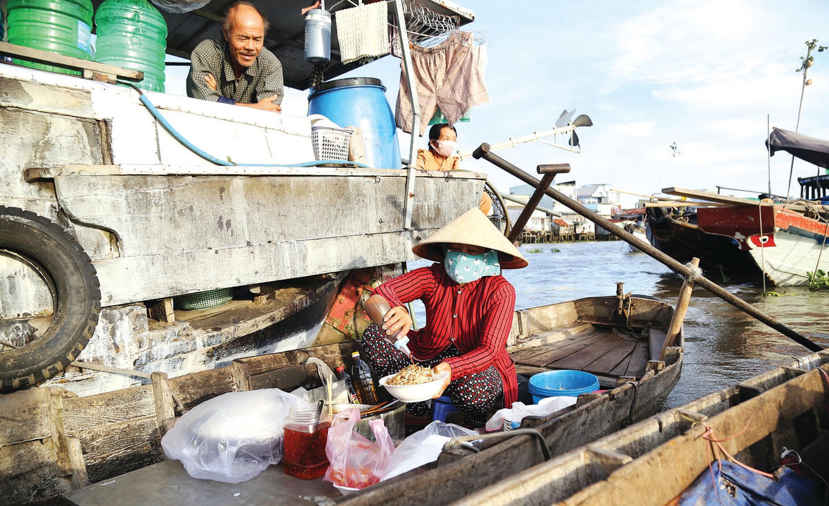 Có nhiều món ăn sáng để du khách và thương hồ lựa chọn thưởng thức.  