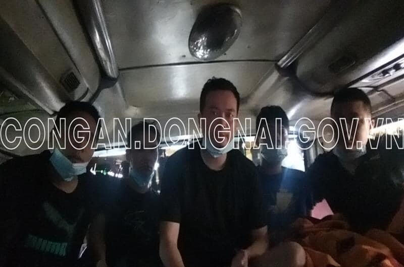 5 người Trung Quốc được phát hiện trên xe khách biển số tỉnh Bắc Giang  tại địa bàn Đồng Nai.