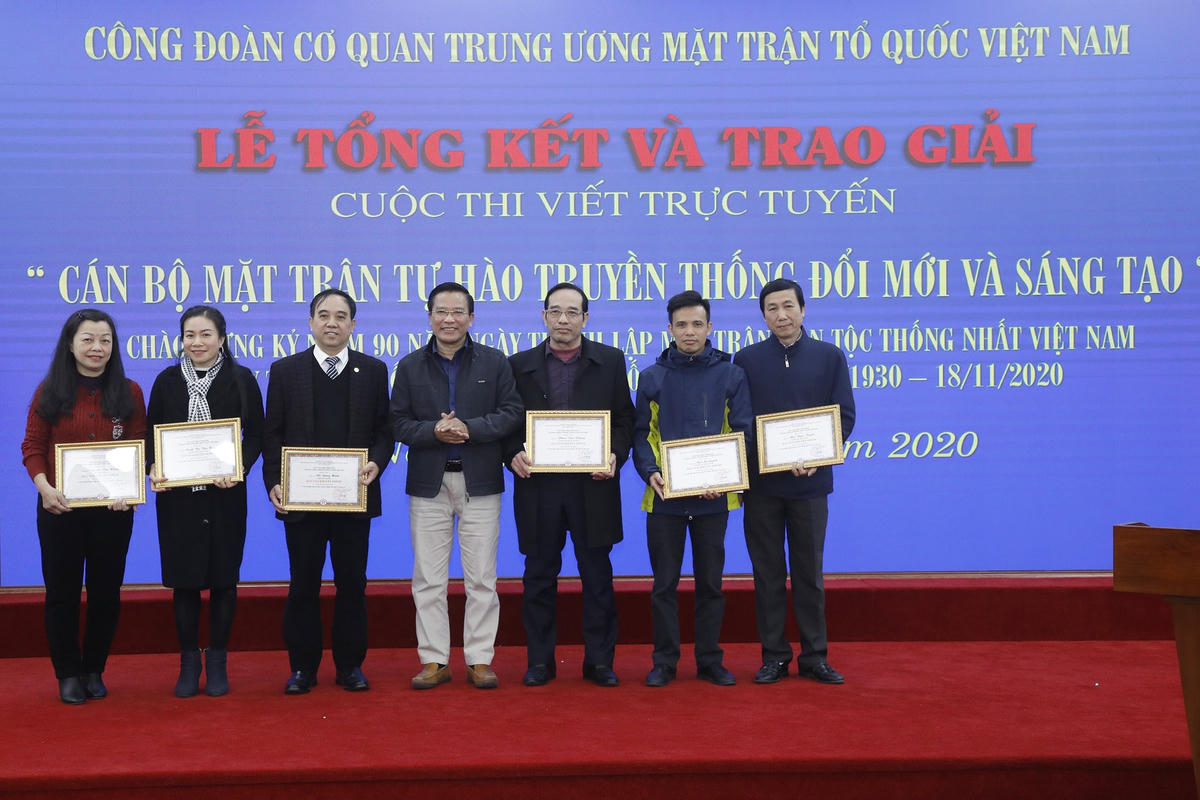 Trao giải cuộc thi viết trực tuyến 'Cán bộ Mặt trận tự hào truyền thống, đổi mới và sáng tạo'