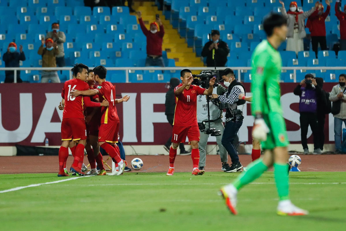 [ẢNH] Những hình ảnh ấn tượng trận Việt Nam - Trung Quốc ngày đầu năm mới