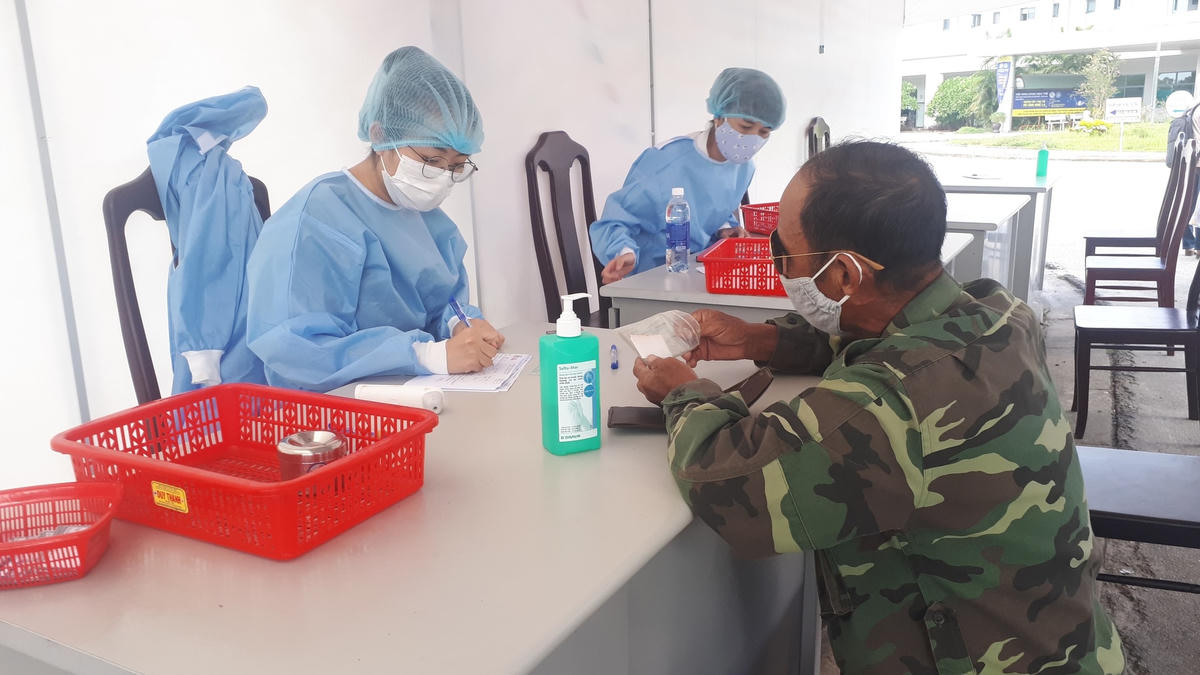 Sàng lọc y tế tại Bệnh viện Trung ương Huế.