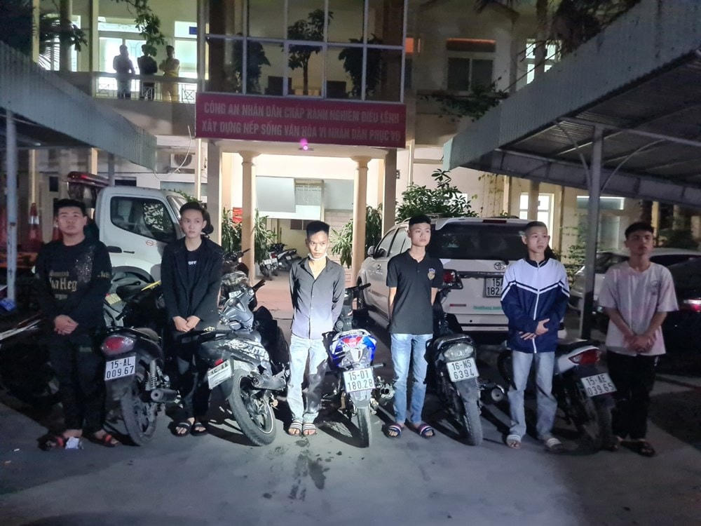 Năm thanh niên sử dụng xe máy lạng lách bị bắt giữ. Ảnh: Công an Hải Phòng cung cấp