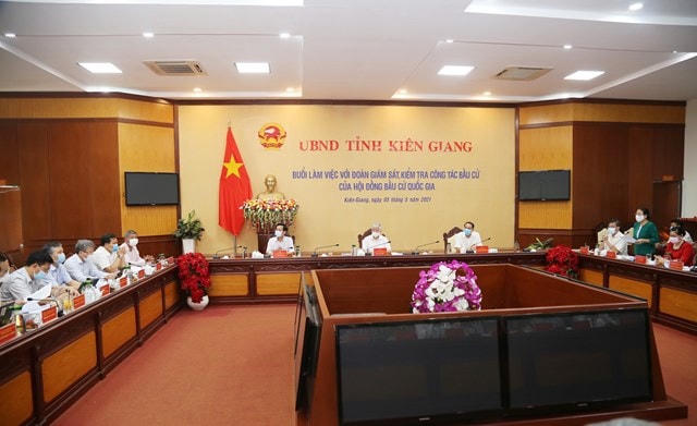 Quang cảnh buổi làm việc.  