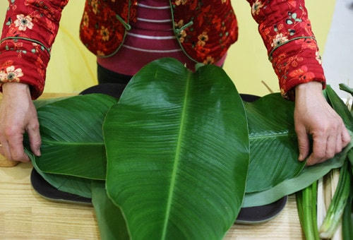 Bí kíp gói bánh chưng đẹp và vuông trong ngày Tết