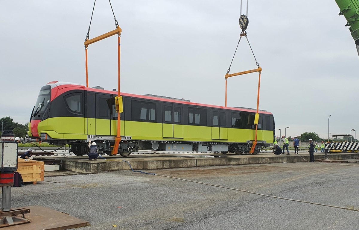 Đoàn tàu đầu tiên tuyến metro Nhổn-ga Hà Nội đã về khu Depot. (Ảnh: MRB cung cấp).