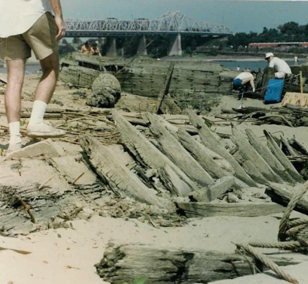 Từ năm 1998 đến năm 1999, Mỹ phải hứng chịu một đợt hạn hán và nắng nóng. Theo báo cáo, nắng nóng khiến 5.000 đến 10.000 người chết, gây thiệt hại khoảng 130 tỷ USD.  