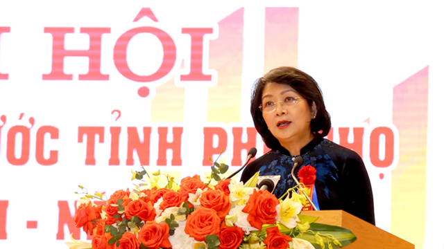 Phó Chủ tịch nước Đặng Thị Ngọc Thịnh phát biểu tại Ngày hội Đại đoàn kết xã Vĩnh Lại, huyện Lâm Thao, tỉnh Phú Thọ.