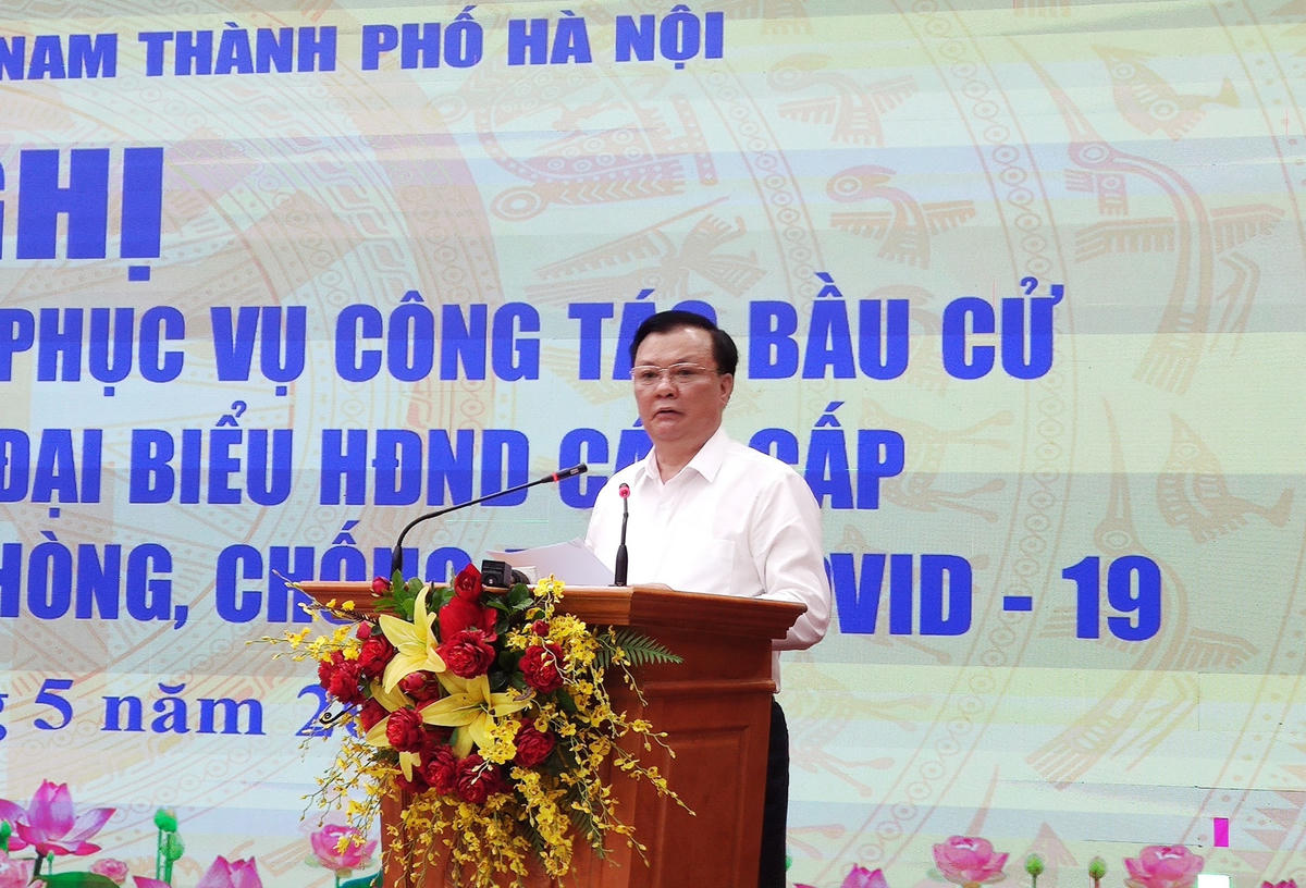 Bí thư Thành ủy Hà Nội Đinh Tiến Dũng phát biểu tại Hội nghị.