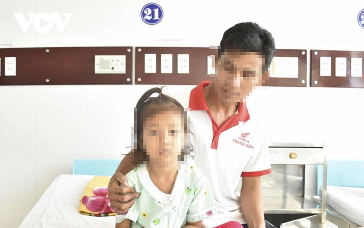 Bé gái L.T.B.T tại bệnh viện Đa khoa tỉnh Sóc Trăng.  