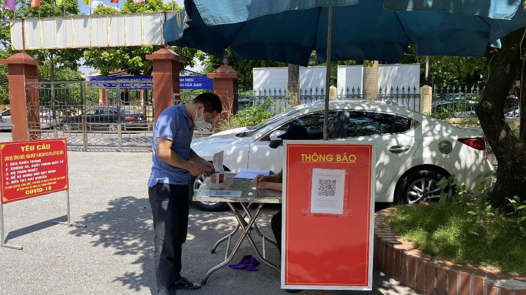 Hà Nội: Đẩy mạnh việc quét mã QR để quản lý thông tin người ra vào cơ quan, đơn vị