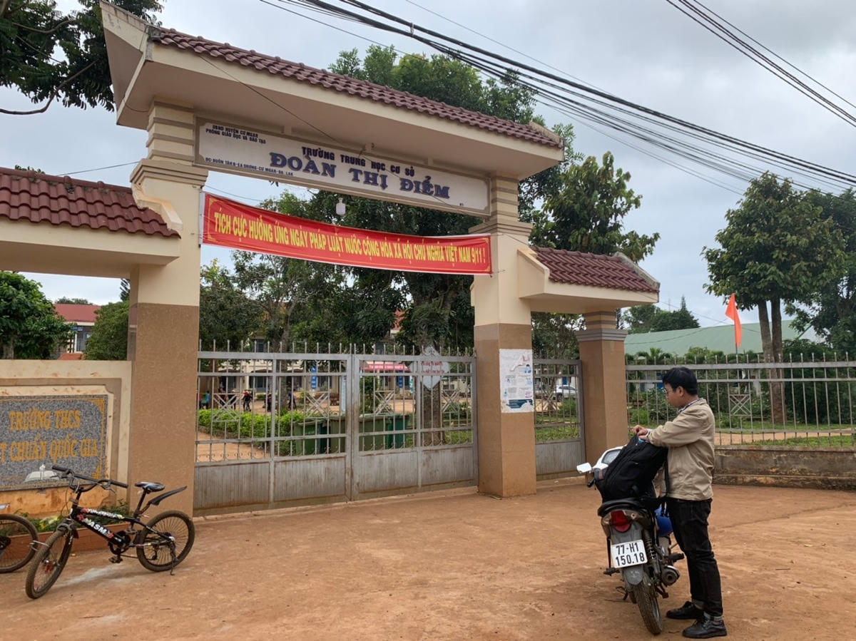 Trường THCS Đoàn Thị Điểm