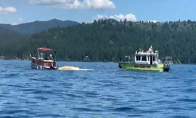 Cơ quan chức năng điều tra tại hiện trường vụ tai nạn trên hồ Coeur d'Alene, hạt Kootenai, bang Idaho, Mỹ, hôm 5/7. Ảnh: KXLY.