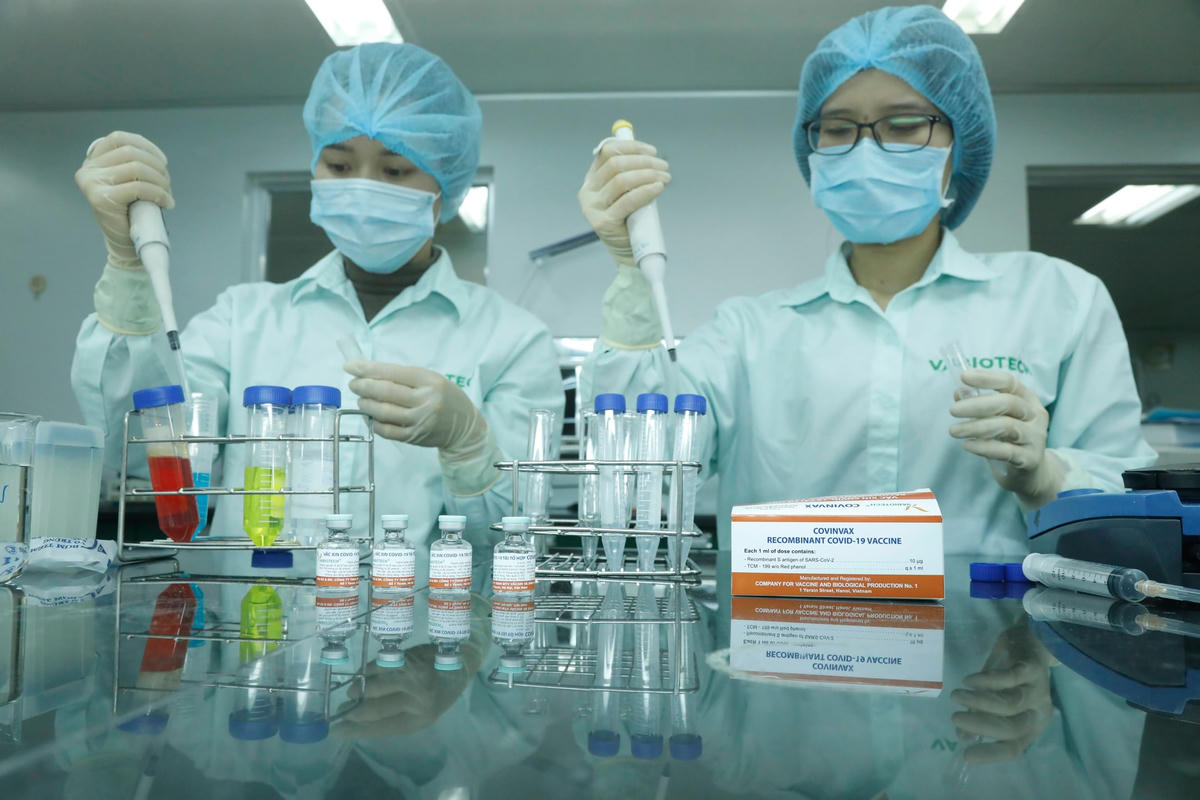 Nghiên cứu vaccine ngừa Covid-19. Ảnh: Quang Vinh.