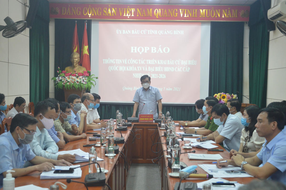 Quang cảnh buổi họp báo.