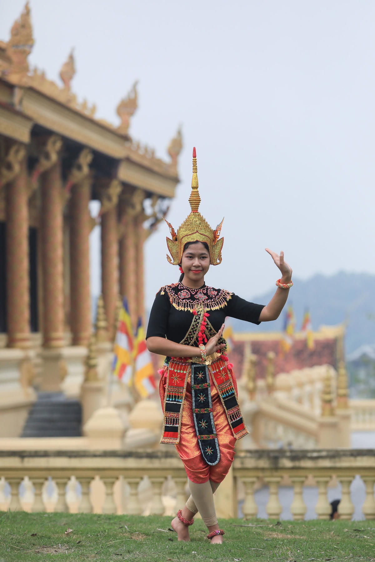 Tái hiện phong tục tập quán, lễ hội của các đồng bào dân tộc thu hút du khách. Ảnh: Quang Vinh. 