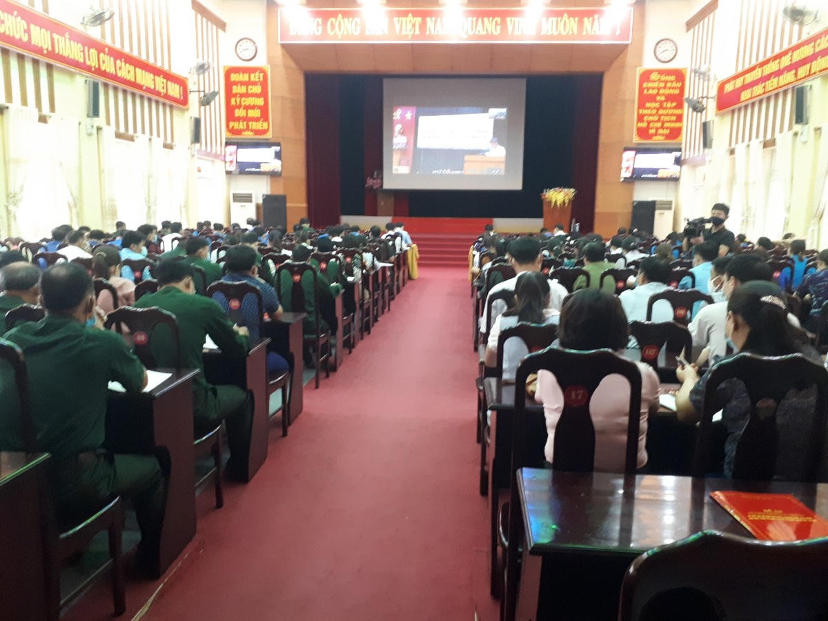Quang cảnh Hội nghị tại điểm cầu huyện Chiêm Hóa.