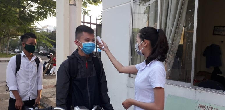 Học sinh dự được đo thân nhiệt phòng, chống dịch Covid-19. (Ảnh minh họa).