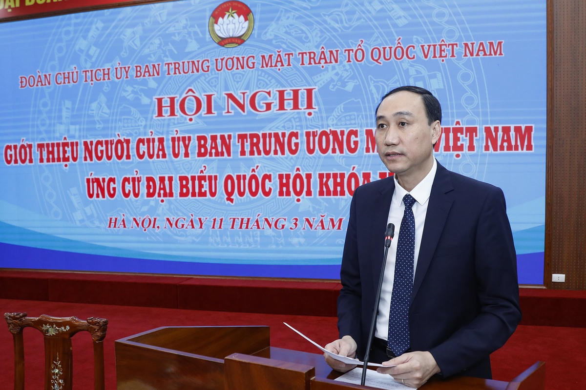 Phó Chủ tịch Phùng Khánh Tài phát biểu tại Hội nghị.