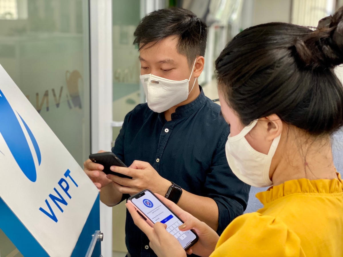 Cài đặt ứng dụng Bluezone.