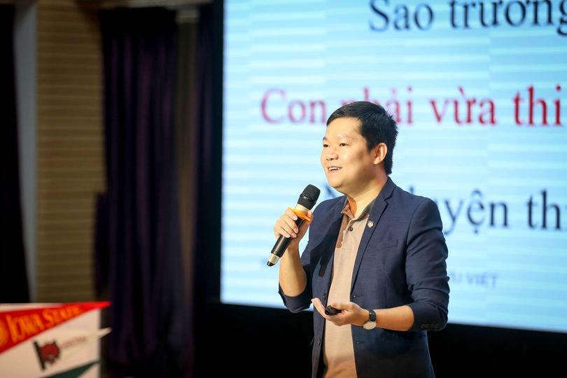Tiến sĩ Nguyễn Chí Hiếu.
