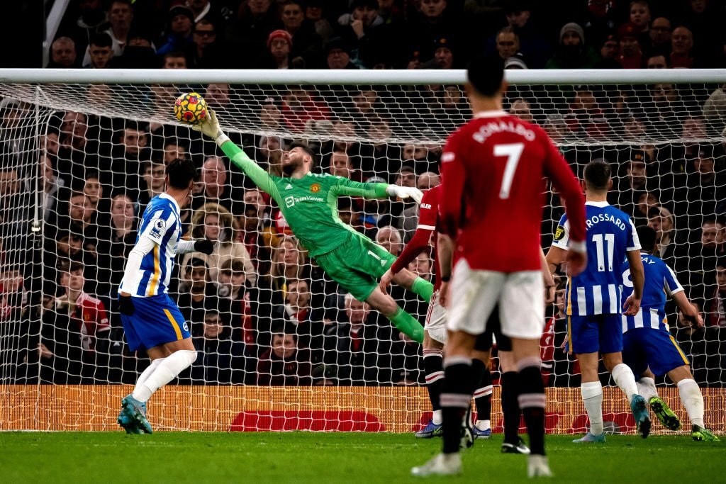 Pha cản phá xuất thần của De Gea.