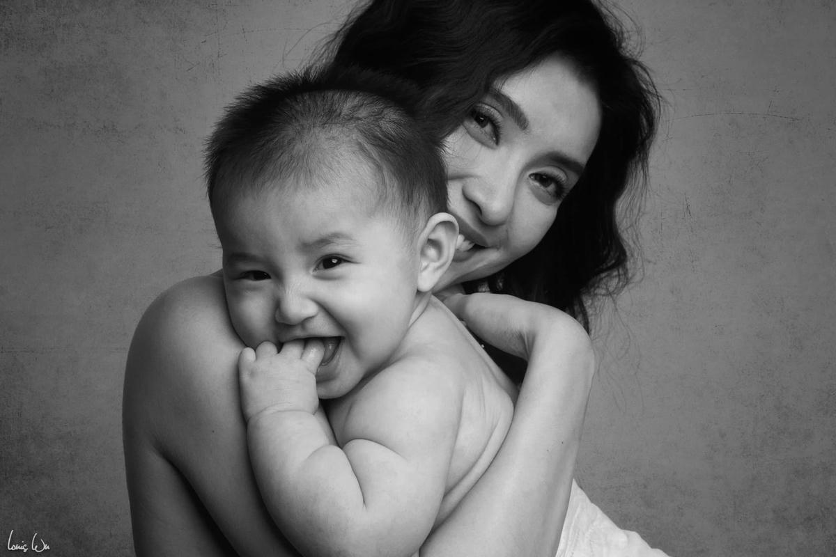 Tiêu Châu Như Quỳnh khiến khán giả bất ngờ khi khoe khoảnh khắc bên con gái.