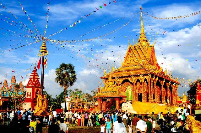 Thủ tướng Chính phủ Phạm Minh Chính chúc đồng bào dân tộc Khmer đón Tết cổ truyền Chôl Chnăm Thmây an yên với đầy đủ ý nghĩa văn hóa, phát huy những bản sắc, phong tục truyền thống tốt đẹp của mình.  