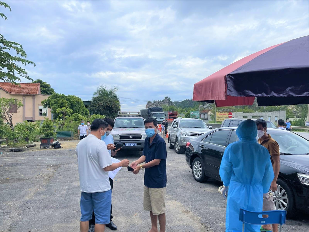 Chủ tịch UBND các huyện, thị xã, thành phố phải tăng cường kiểm tra, giám sát hoạt động của các chốt trên địa bàn quản lý, đảm bảo hoạt động 24/24.