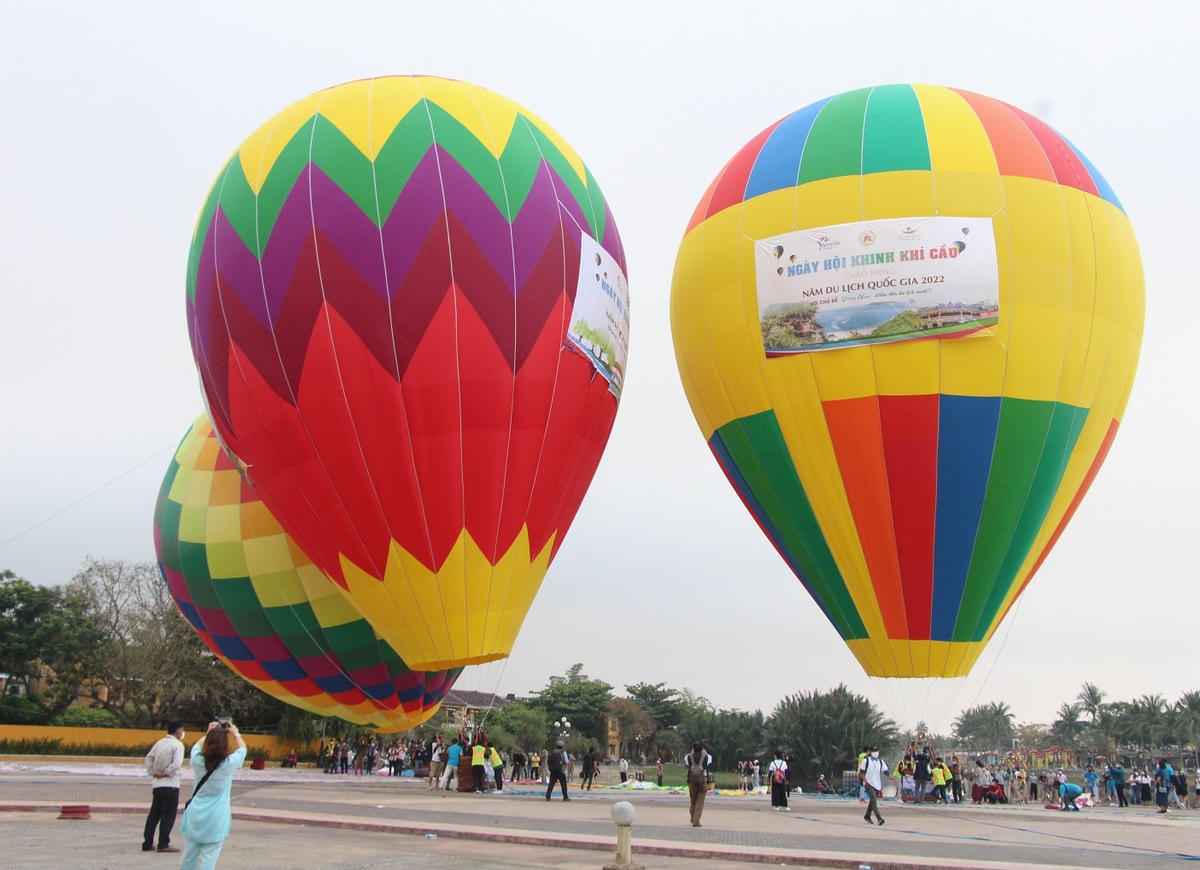 Những khinh khí cầu có kích cỡ lớn.