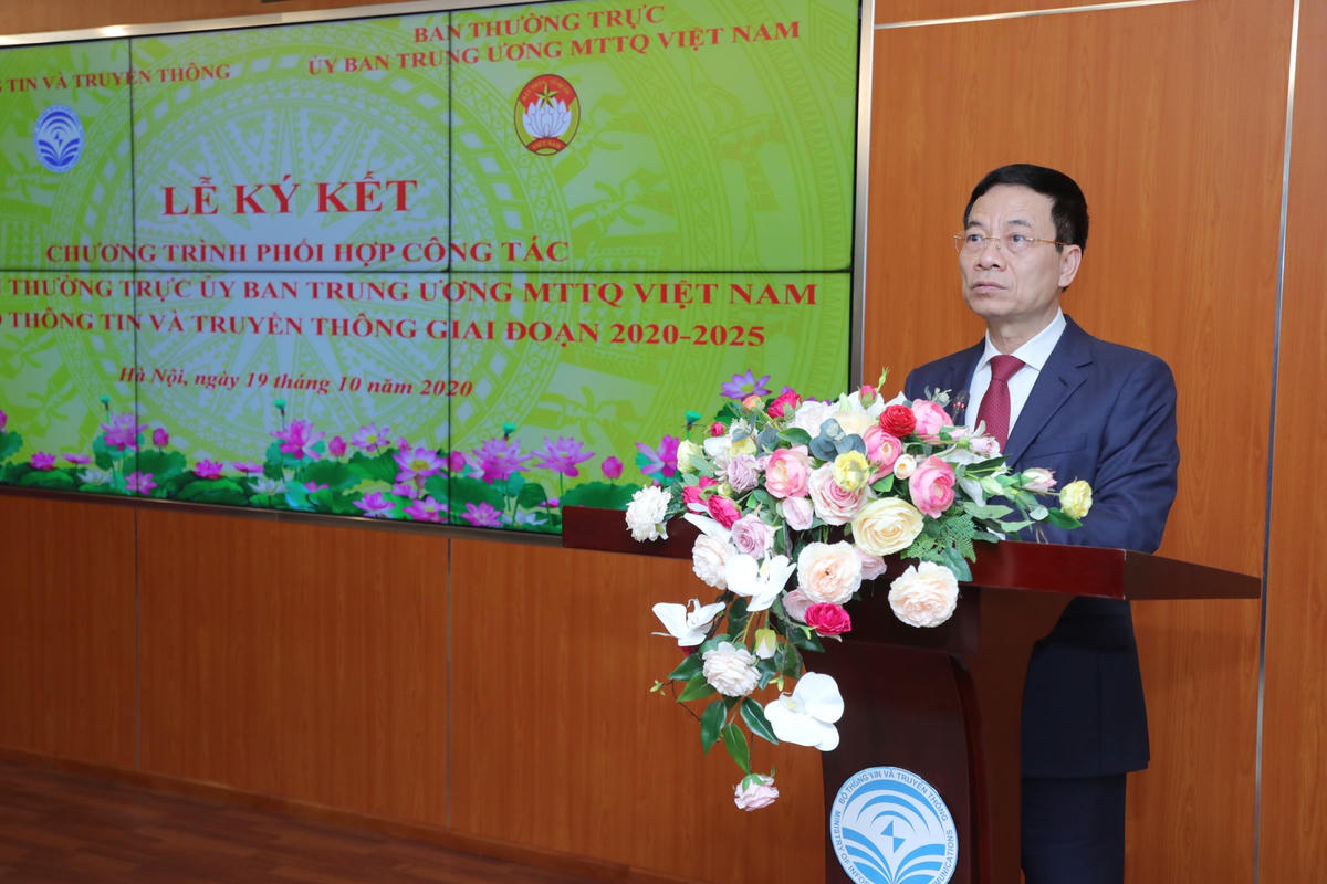 Bộ trưởng Bộ TT&TT Nguyễn Mạnh Hùng phát biểu tại buổi lễ. Ảnh: Quang Vinh.