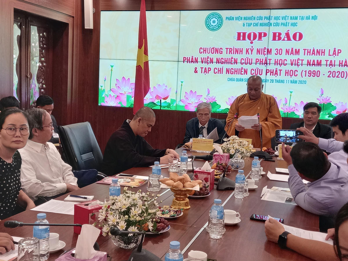 Quang cảnh buổi họp báo. 