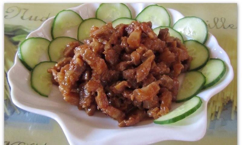 Thịt ba chỉ xào mắm ruốc.
