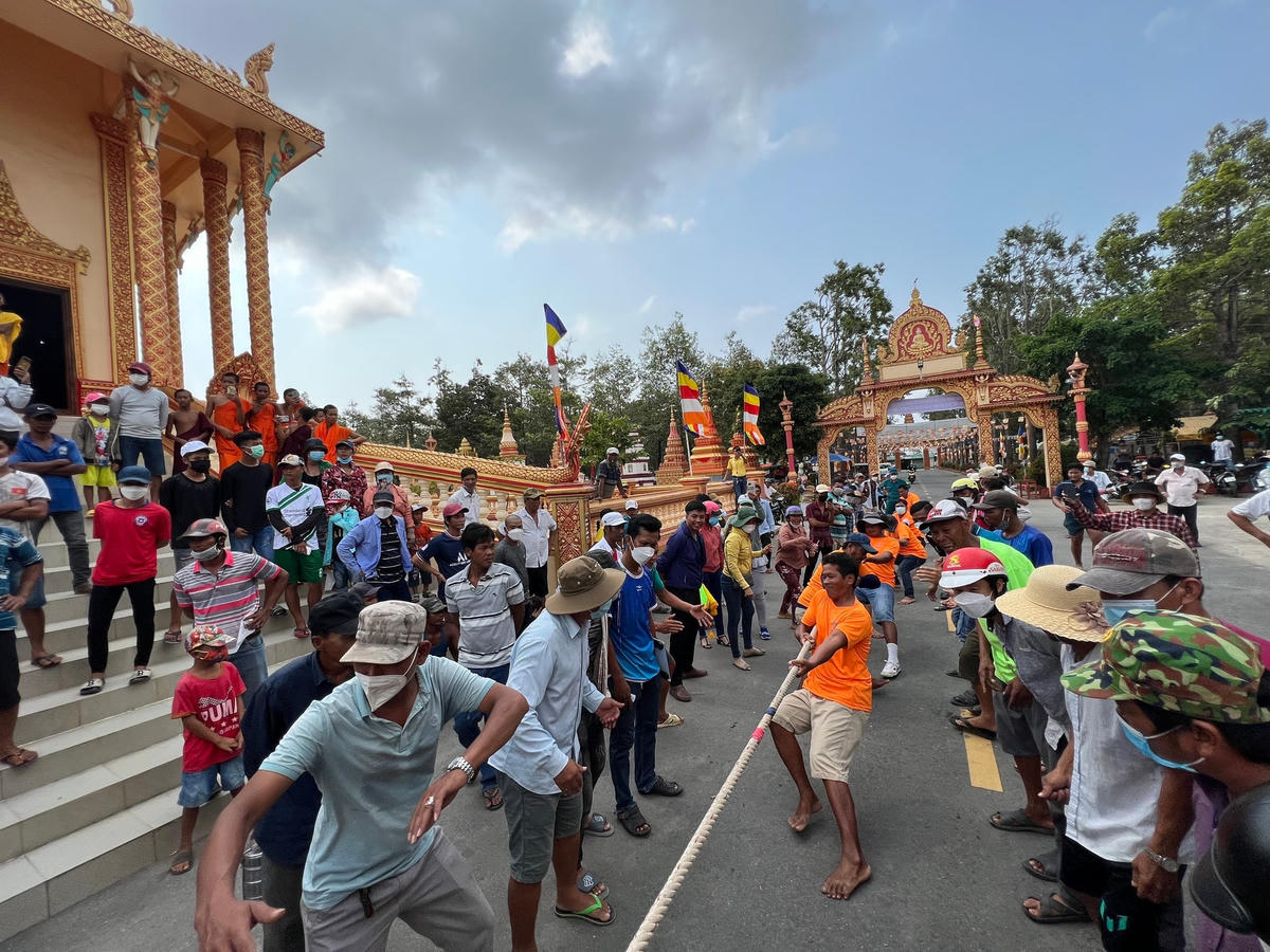 Đại hội Thể dục - Thể thao năm 2022 của xã Vĩnh Trạch Đông trùng với thời gian diễn ra Tết Chol Chnam Thmay làm cho không khí đón tết cổ truyền của đồng bào dân tộc Khmer thêm rộn ràng, vui tươi.