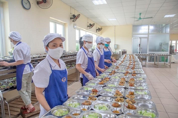 Các suất ăn đảm bảo dinh dưỡng phục vụ CBCNV trong Công ty