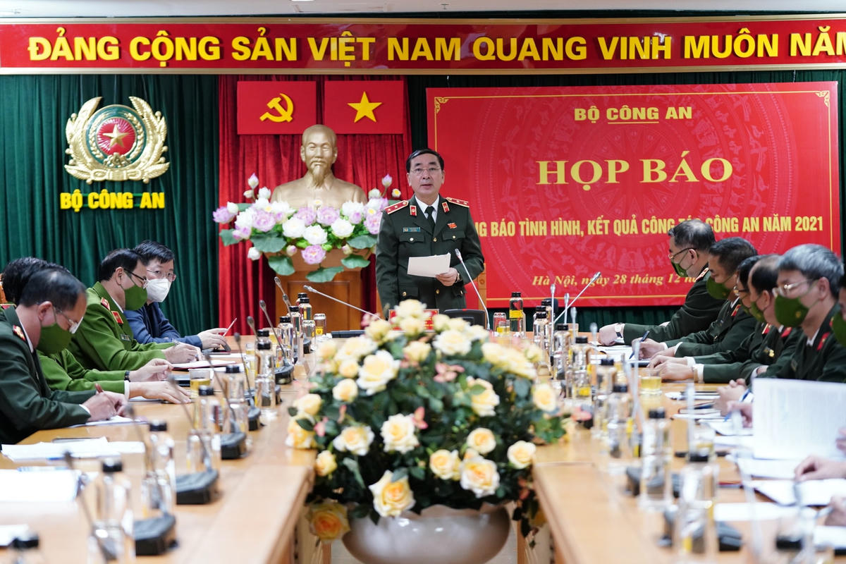 Quang cảnh buổi họp báo.