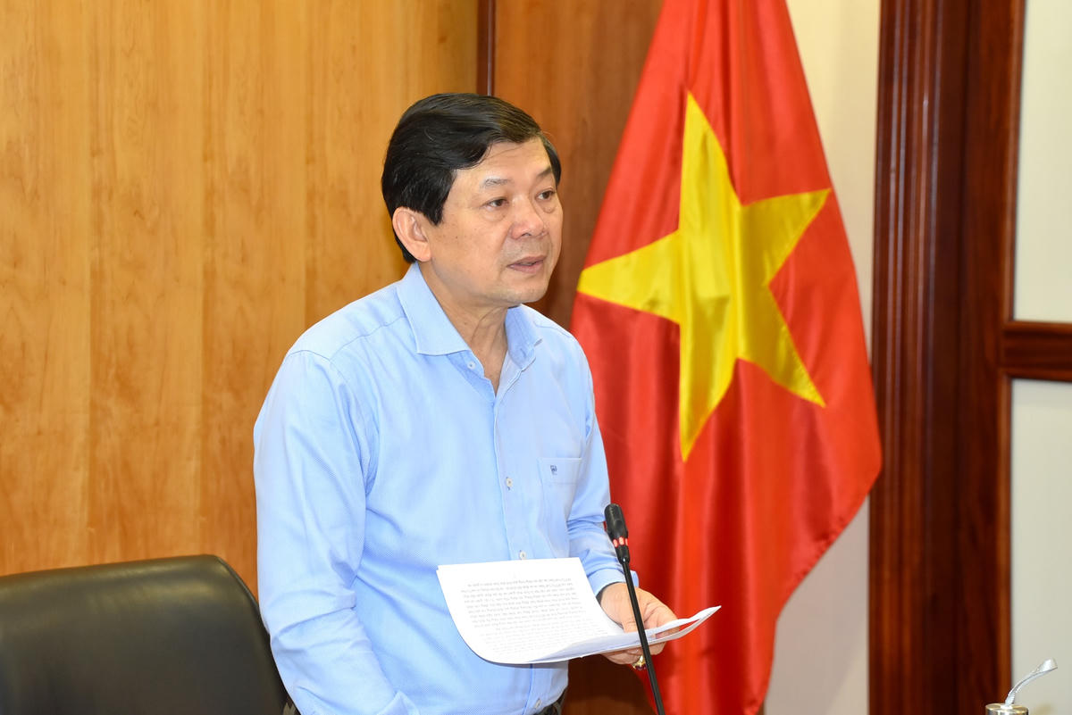 Phó Chủ tịch Nguyễn Hữu Dũng phát biểu tại Hội thảo.