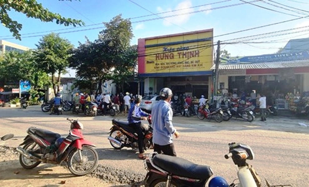 Nơi người dân cùng Công an vây bắt đối tượng cướp tiệm vàng.
