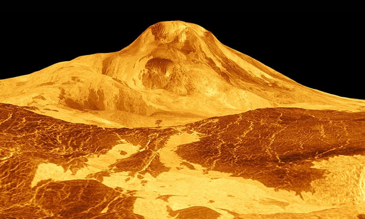 Tàu Magellan chụp ảnh ngọn núi lửa Maat Mons khổng lồ trên sao Kim vào năm 1991. Ảnh: NASA.  