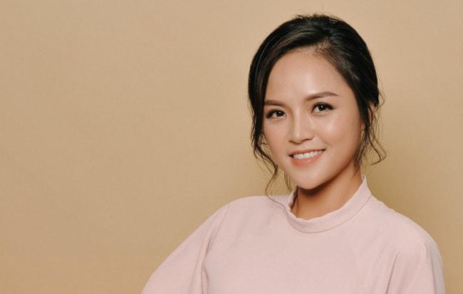 Ở tuổi 33, Thu Quỳnh có sự nghiệp thành công với nhiều vai diễn ấn tượng trên truyền hình cũng như sân khấu kịch.