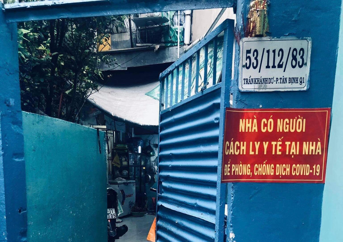 Gia đình anh Hiếu thuộc diện tự cách ly tại nhà theo chỉ dẫn của y tá phường. Ảnh: NVCC.