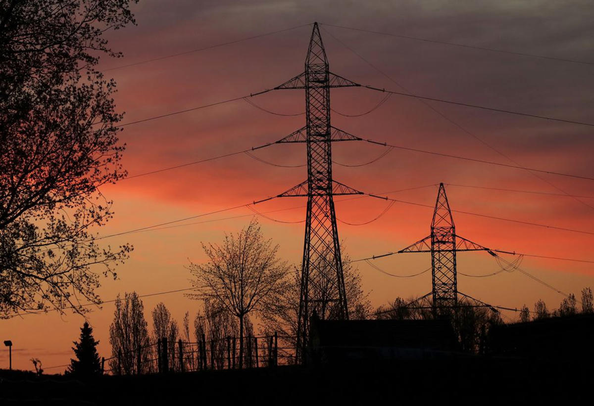 Nhu cầu năng lượng ngày càng tăng cao. Ảnh: Reuters.  