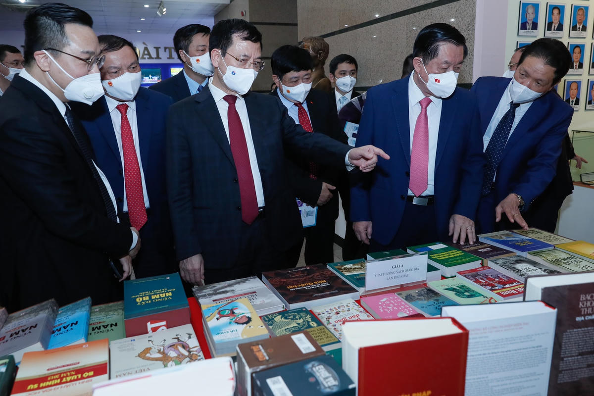 Đại biểu tới tham dự buổi lễ. Ảnh: Quang Vinh. 