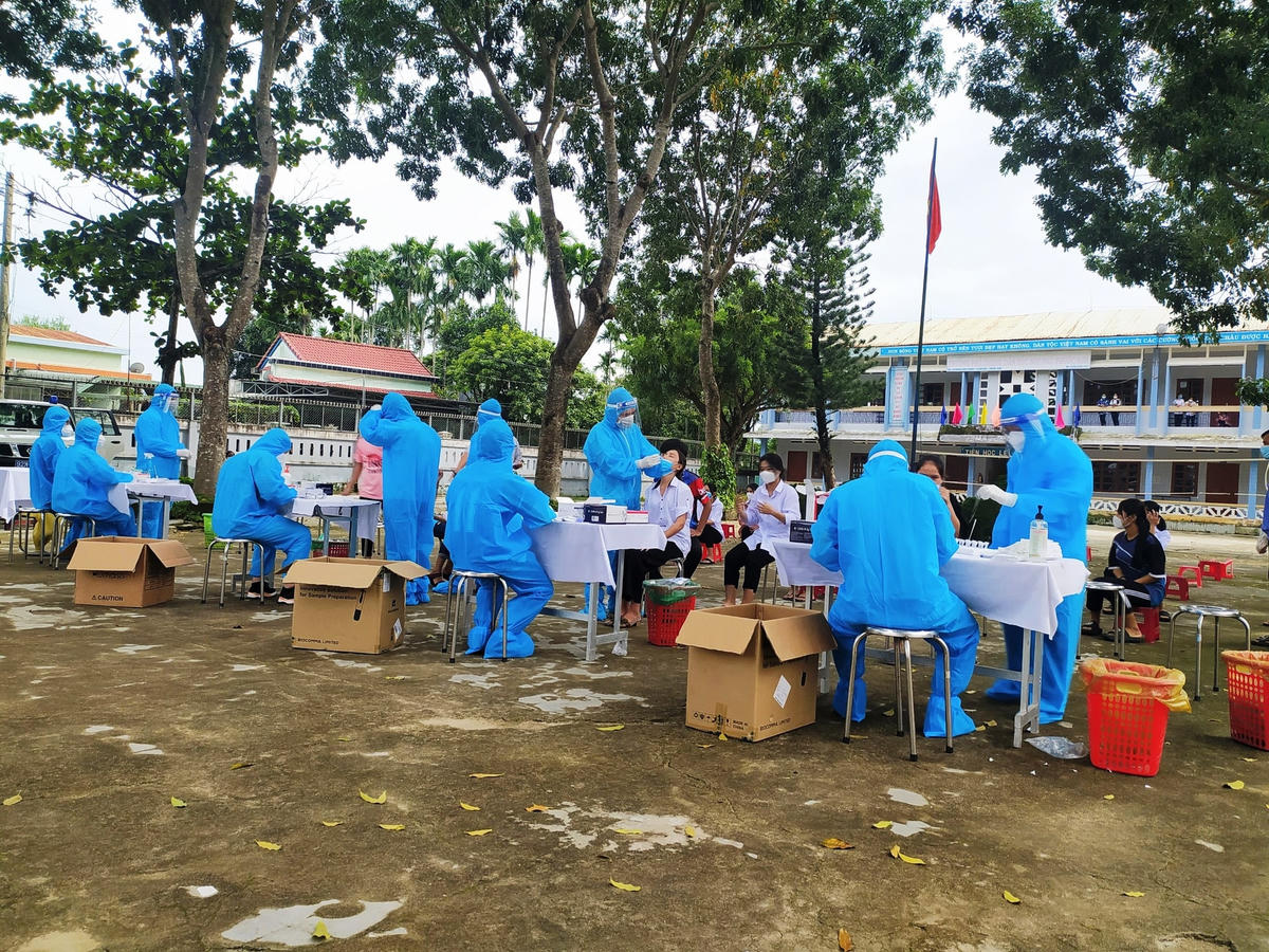 Quảng Nam đẩy mạnh công tác truy vết, lấy mẫu xét nghiệm Covid-19.